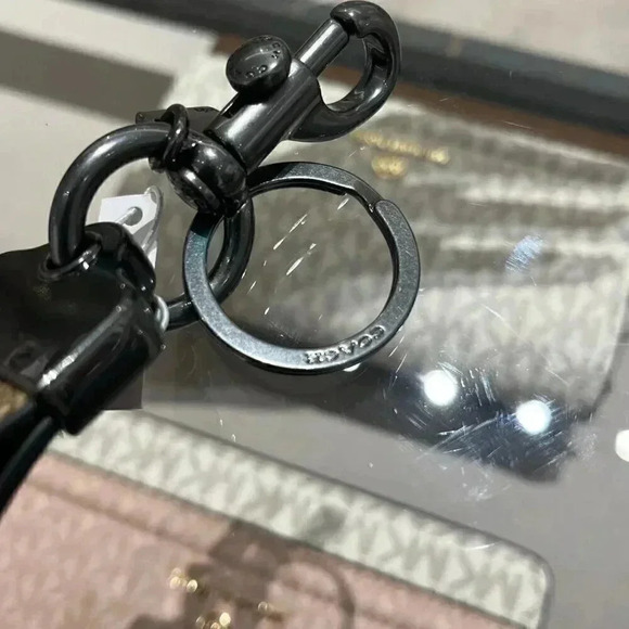 COACH Loop Key Fob In Signature Canvas CJ748 QBKHA - Picture 6 of 7